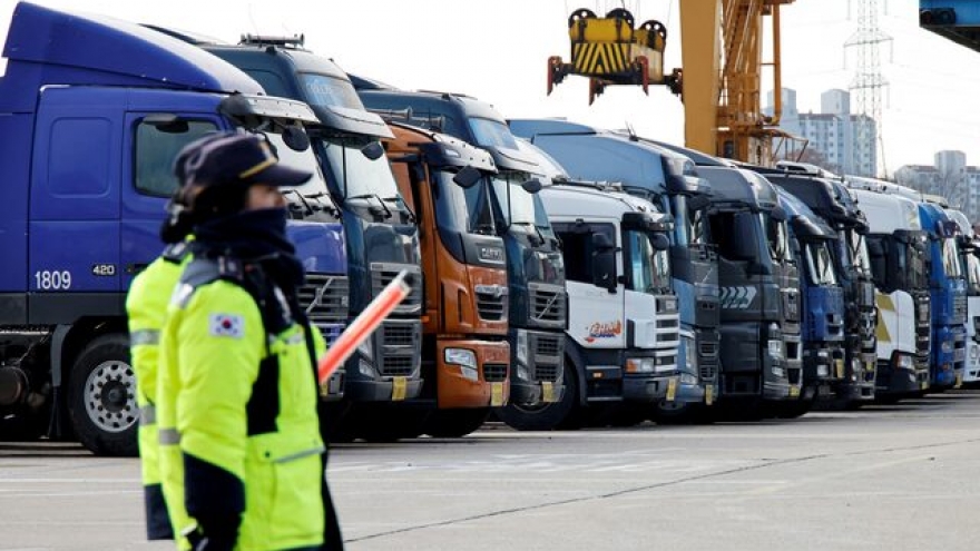 Hàn Quốc quyết định mở kho dự trữ dầu quốc gia